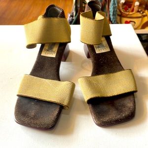 San Miguel stretchy block heels